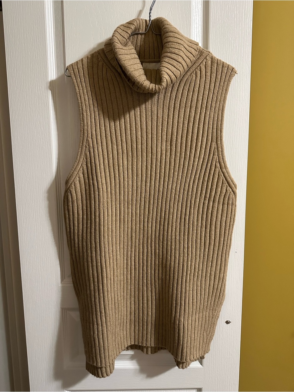 BRAND NEW H&M Sleeveless Ribbed Turtleneck Sweater - Camel